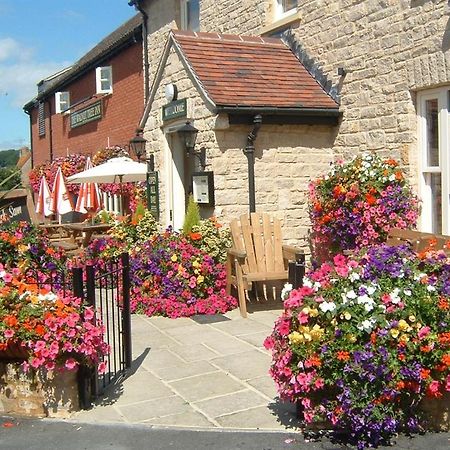 The Walnut Tree Inn Mere Mere  エクステリア 写真